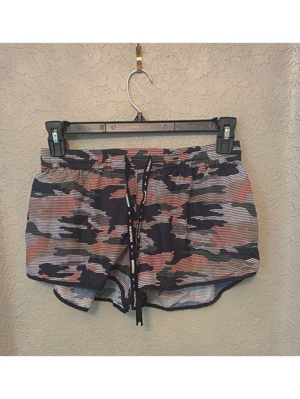 The Upside Ladies Camo Print Lined Running Shorts size 6 EUC